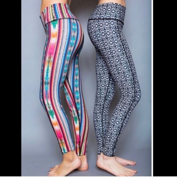 Hottie Yoga Wear Tribal Aztec Rainbow Leggings S/M - Picture 1 of 11